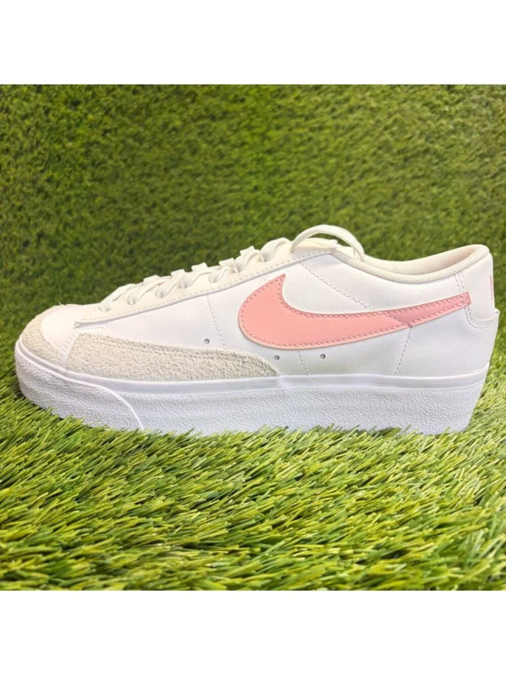 Nike Blazer Low Platform Womens Size 11.5 White Athletic Leather Shoes Sneakers
